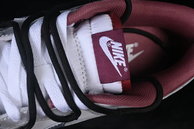 All categories Nk SB Dunk Series Nk SB Dunk Low High-end customized low-top sneakers Nike SB Dunk Low straps Anniversary high-end customized low-top casual sneakers DV0833-112